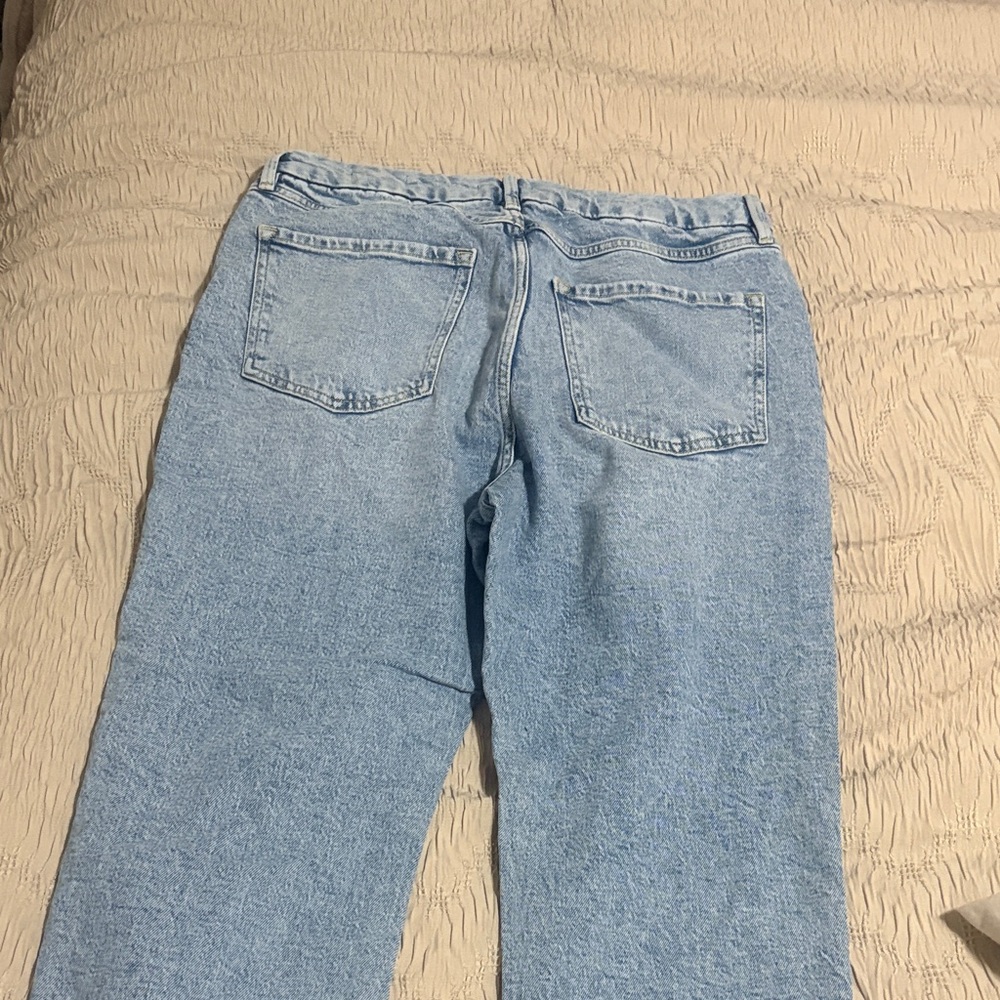 Forever 21 Light Blue High-Rise Relaxed Jeans